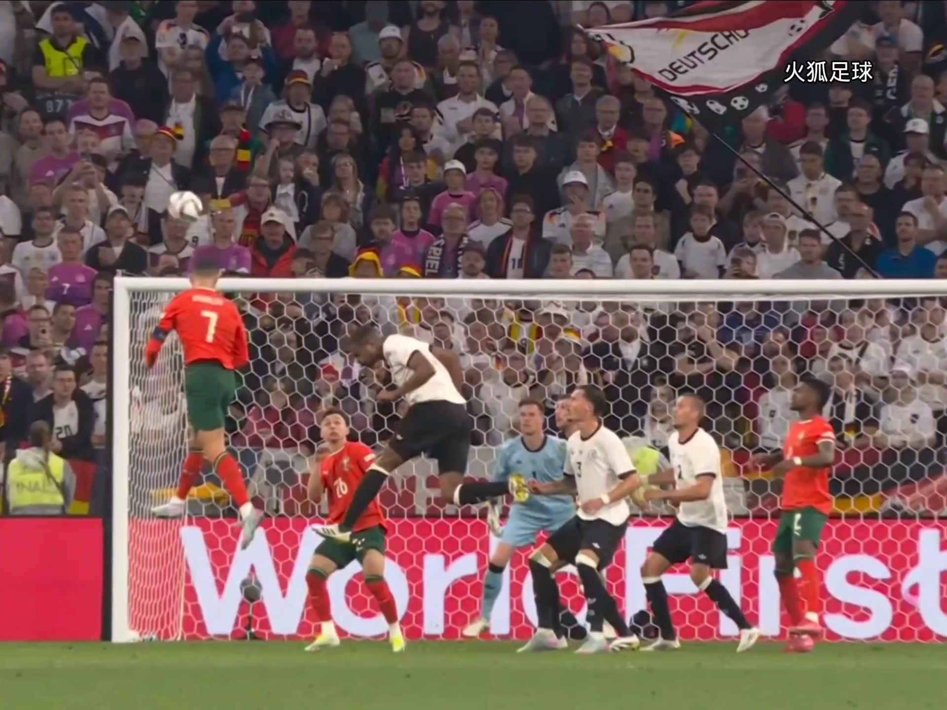 特鲁瓦对阵南特，双方争夺胜利