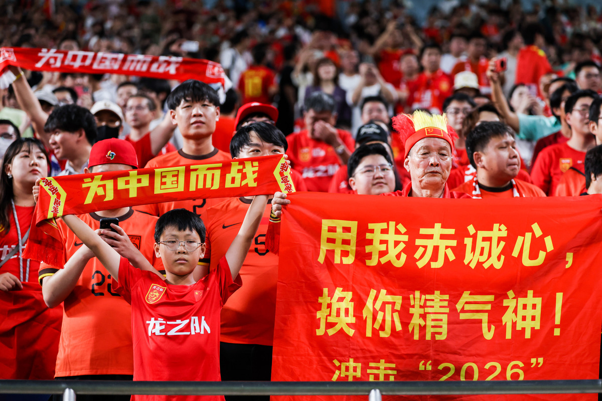 国际足球场上，亚洲球队取得胜利