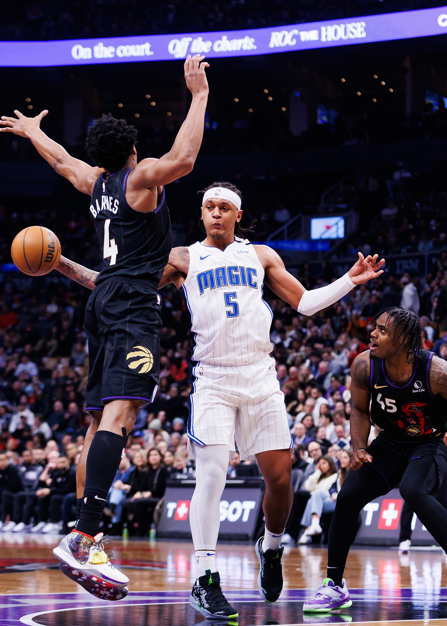 开云体育平台APP-关于猛龙队新秀表现出色，帮助球队轻松取胜的信息