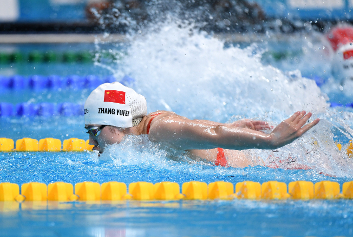 开云体育入口-共赴热恋，运动员们在竞技场上勇夺桂冠