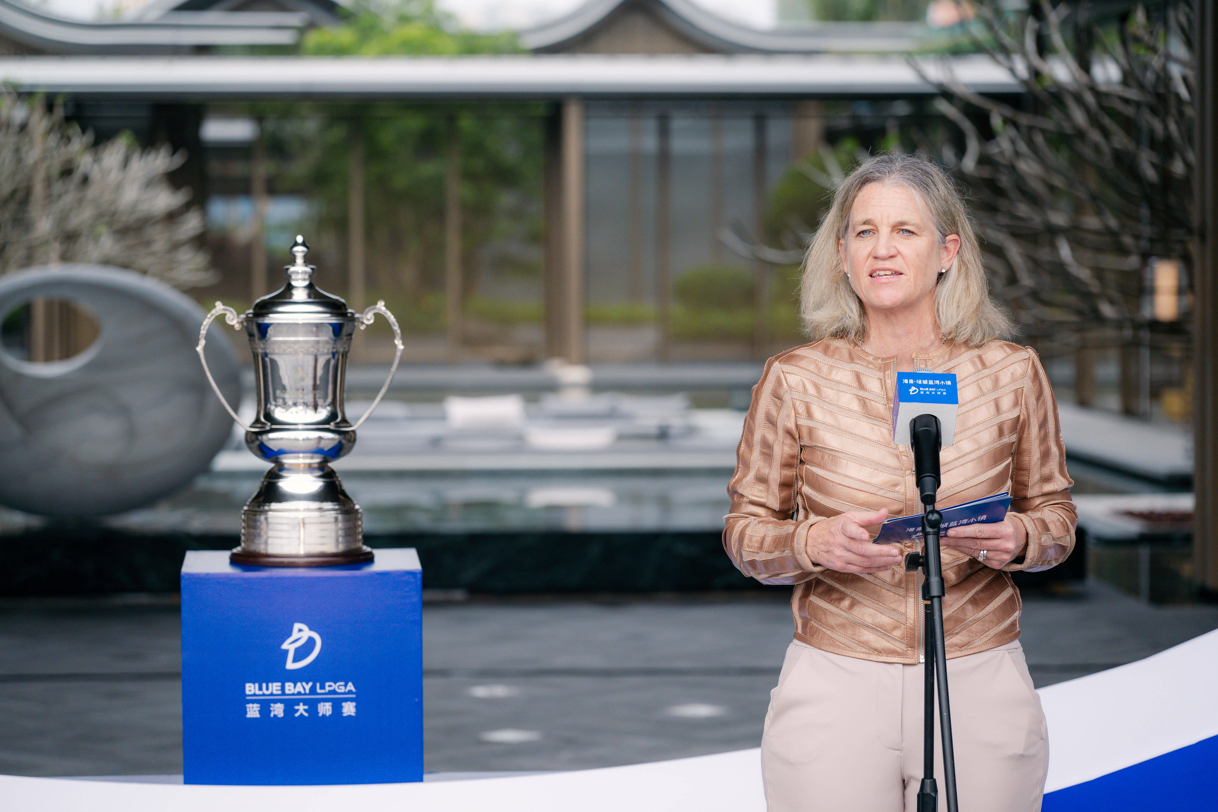 开云体育中国-包含高尔夫再创历史，冠军实至名归的词条