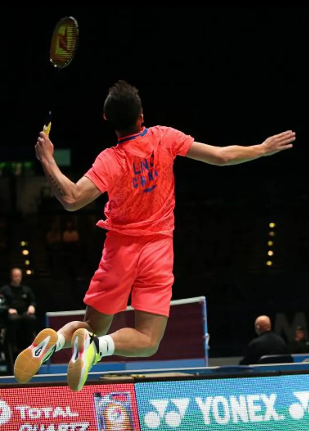 羽毛球选手刷新世界纪录,震撼全场 羽毛球选手刷新世界纪录,震撼全场