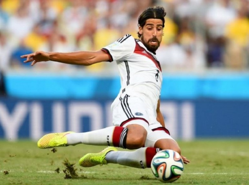 德国队鏖战泰国队，黄鸭组合统治全场