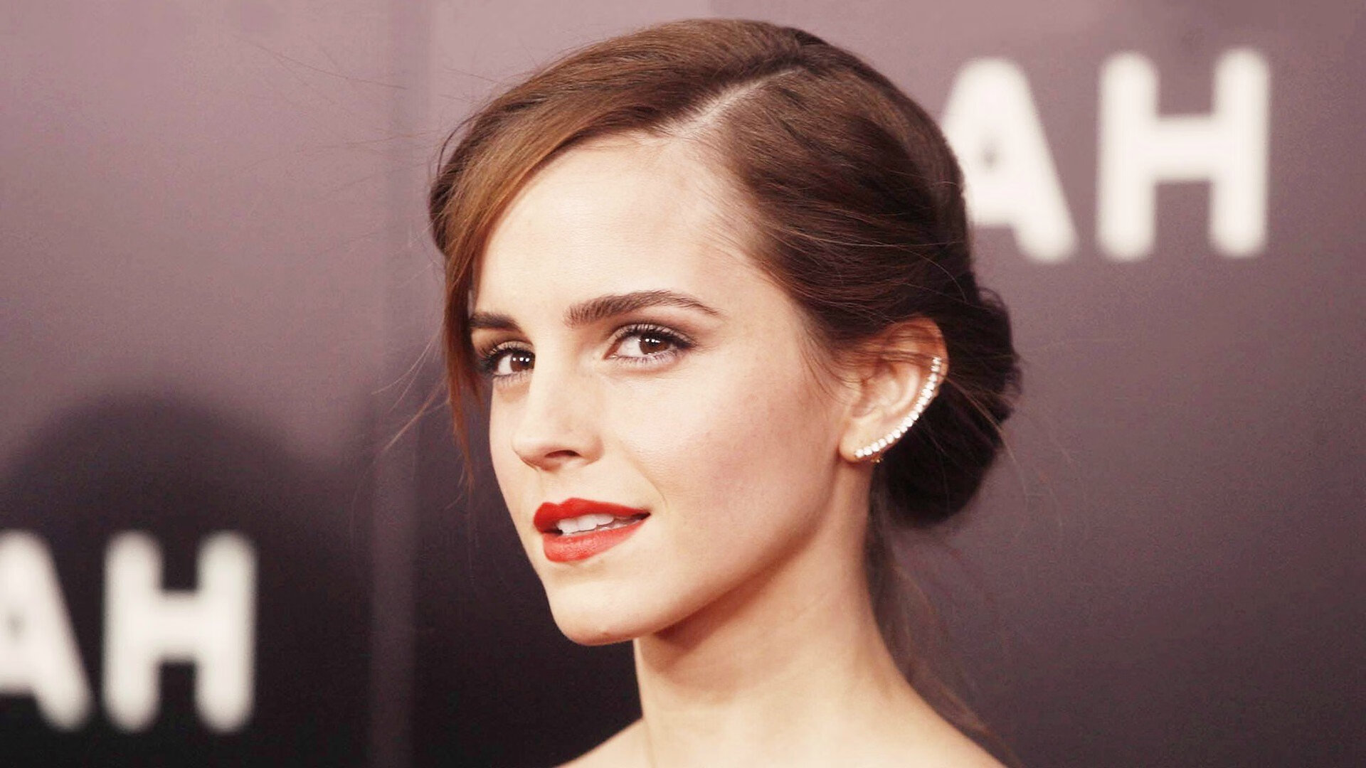 看到您给出的关键词，我注意到可能存在一个核心信息需要先向您核实，在正规赛事中，纽约尼克斯队（NBA）与山西队（CBA）并无交锋记录，且达米安·利拉德目前效力于雄鹿队，未在尼克斯队